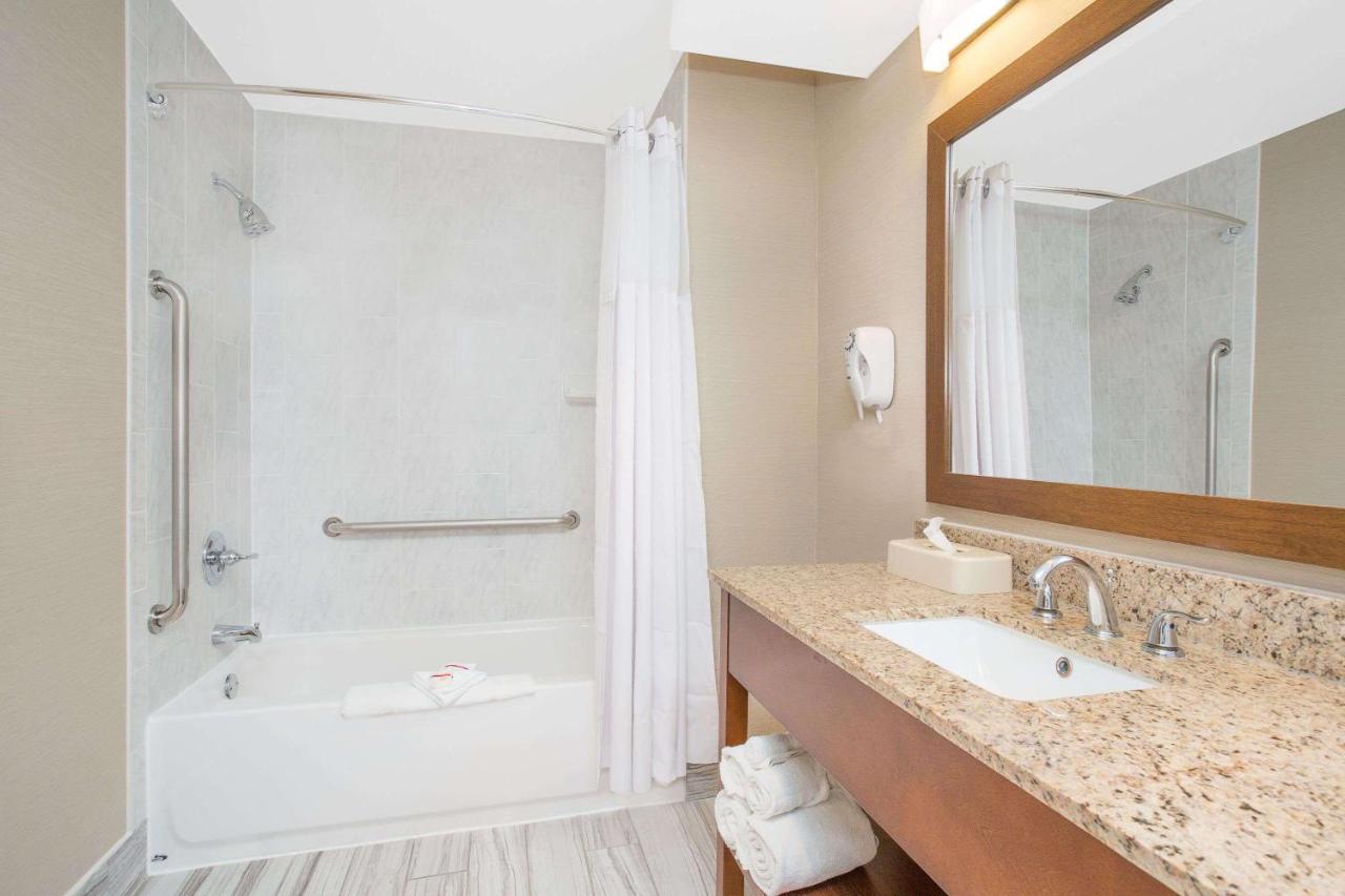 Ramada By Wyndham Denver International Airport Exterior photo